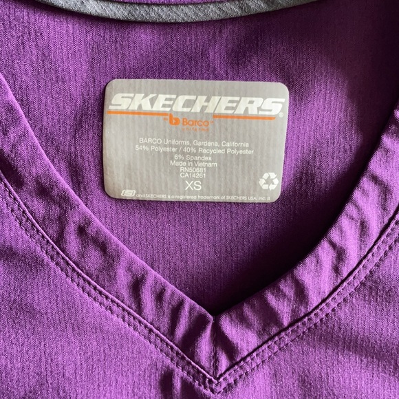 Sketchers scrubs full set - Picture 3 of 9